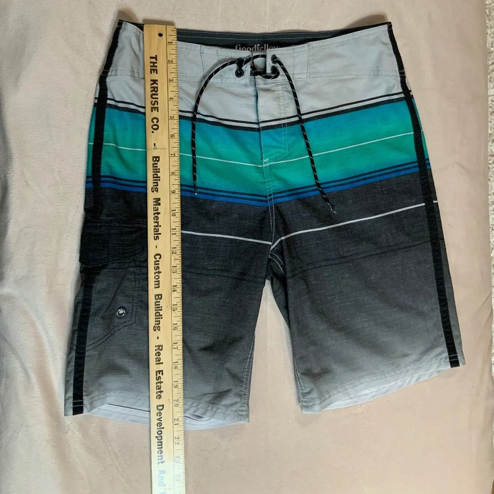 Goodfellow & Co. Black White Blue 32 Board Shorts Swim Coastal Travel Resortwear